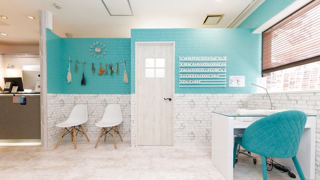 Nail Salon Charme のネイリスト 施術者の求人 大阪府大阪市 リジョブ