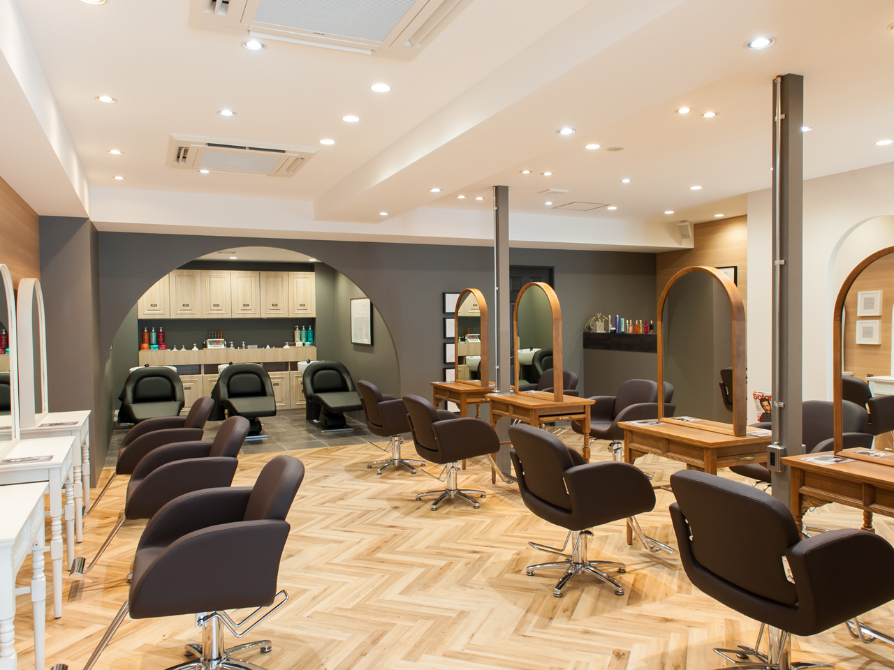 Aube Hair Core 銀座店 の美容師 講師 インストラクターの求人 東京都中央区 リジョブ Aube Hair Core 銀座店 の美容師 講師 インストラクターの求人 東京都中央区 リジョブ