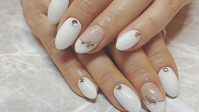 Nail Eyelash Salon Luxiaのネイリスト 施術者の求人 東京都世田谷区 リジョブ