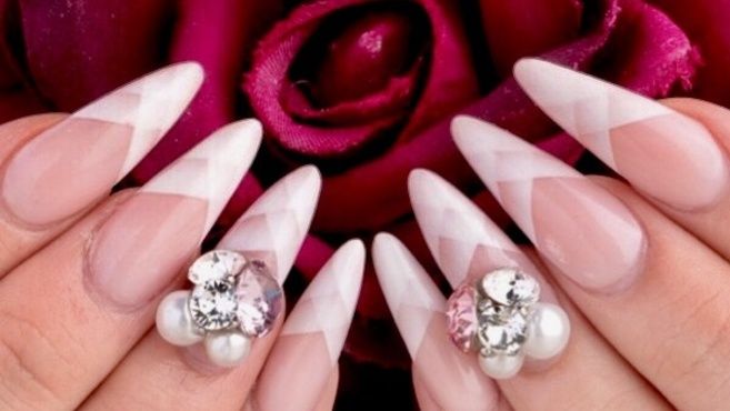 Nail Salon Luxury西梅田店のネイリスト 店長の求人 大阪府大阪市 リジョブ