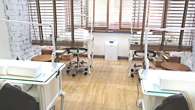 ネイルサロンglitter 池袋西口店のネイリスト スタッフの求人 東京