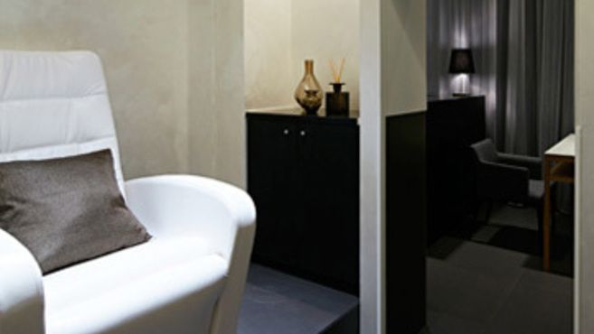 Embellir横浜店のネイリスト 施術者の求人 神奈川県横浜市 リジョブ