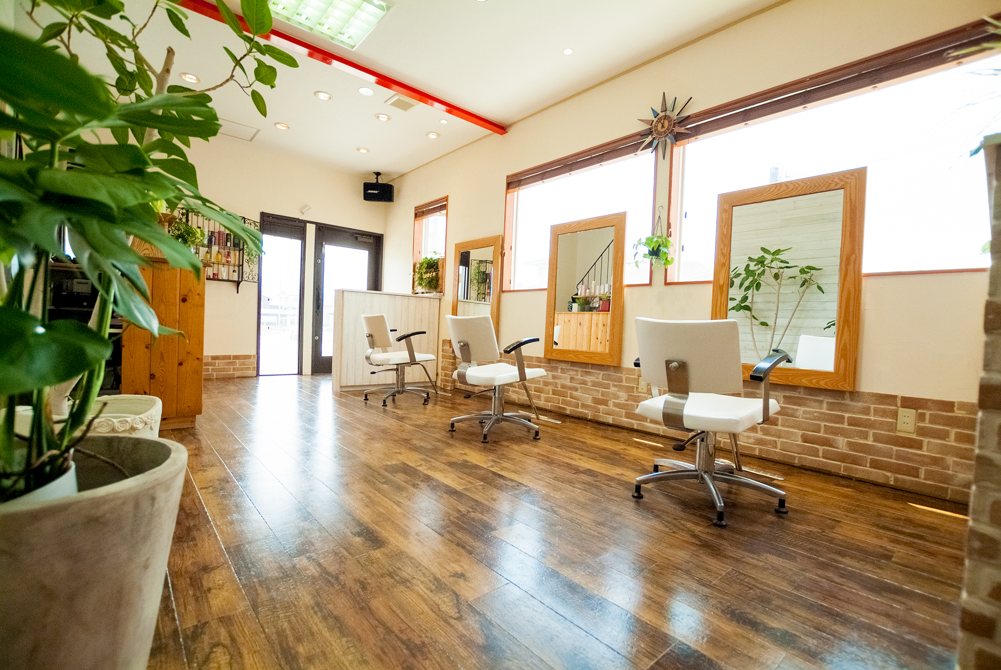 ヘアブランド ルーツの美容師 スタイリストの求人 京都府亀岡市 リジョブ