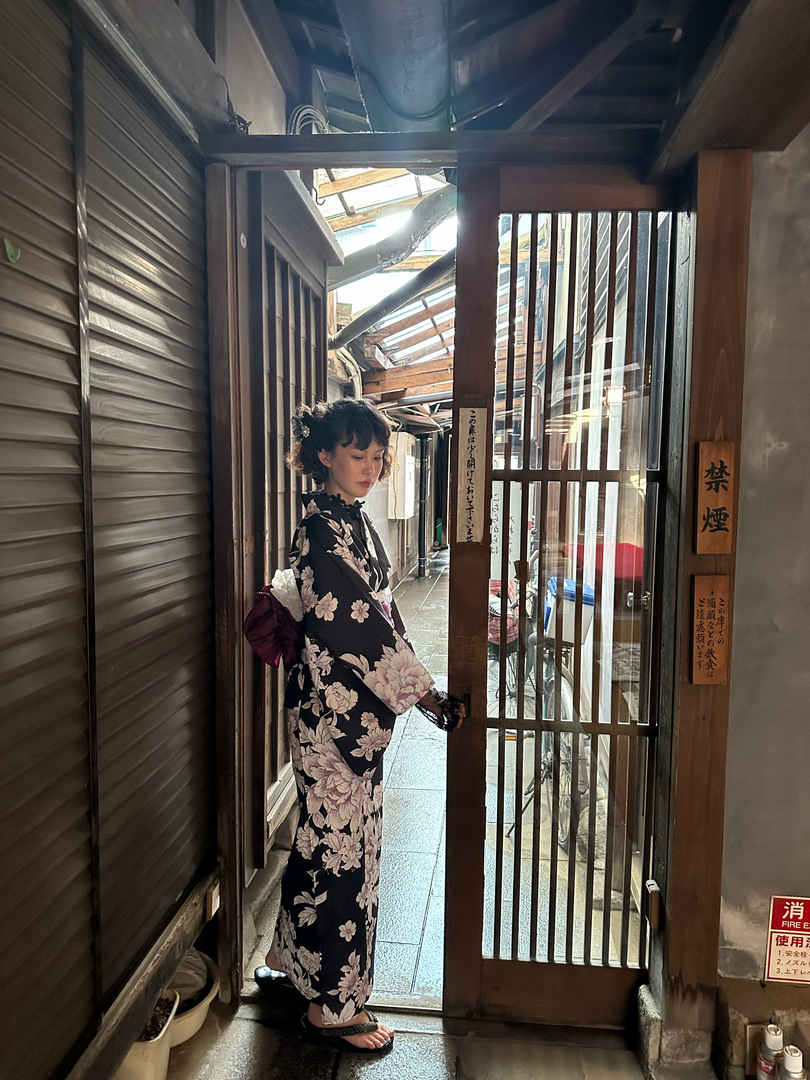 Thumb 95541365 a3c7 40e6 bc04 5e30bd5a6ad2