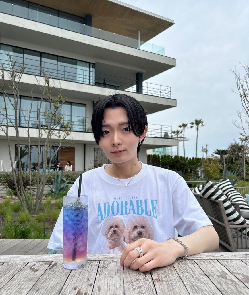 Thumb d2301450 e26d 4093 ae33 89eab443c571