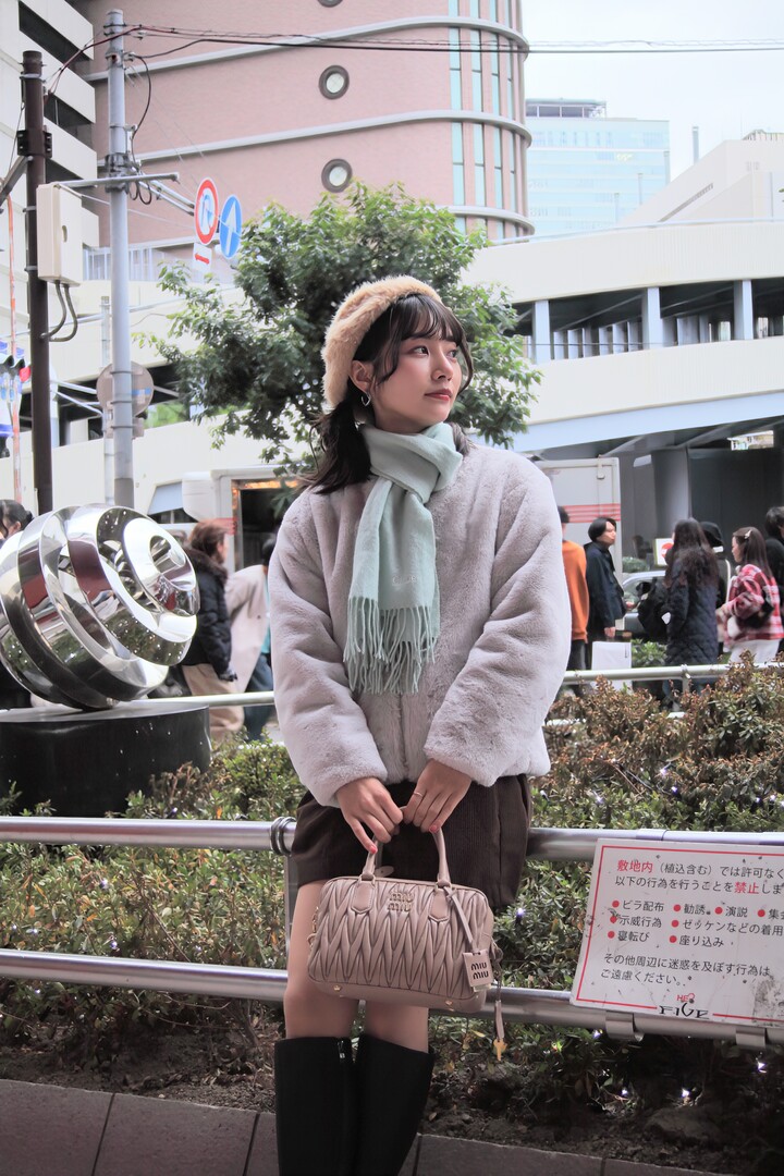 Thumb 72724684 823f 4095 bcd8 85435bae4ae1