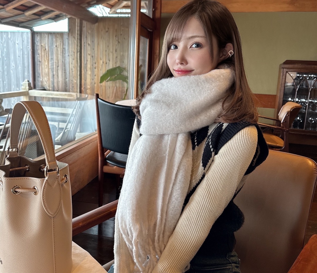 Thumb a3af11c7 6330 449d bf1b 0388a91d9060