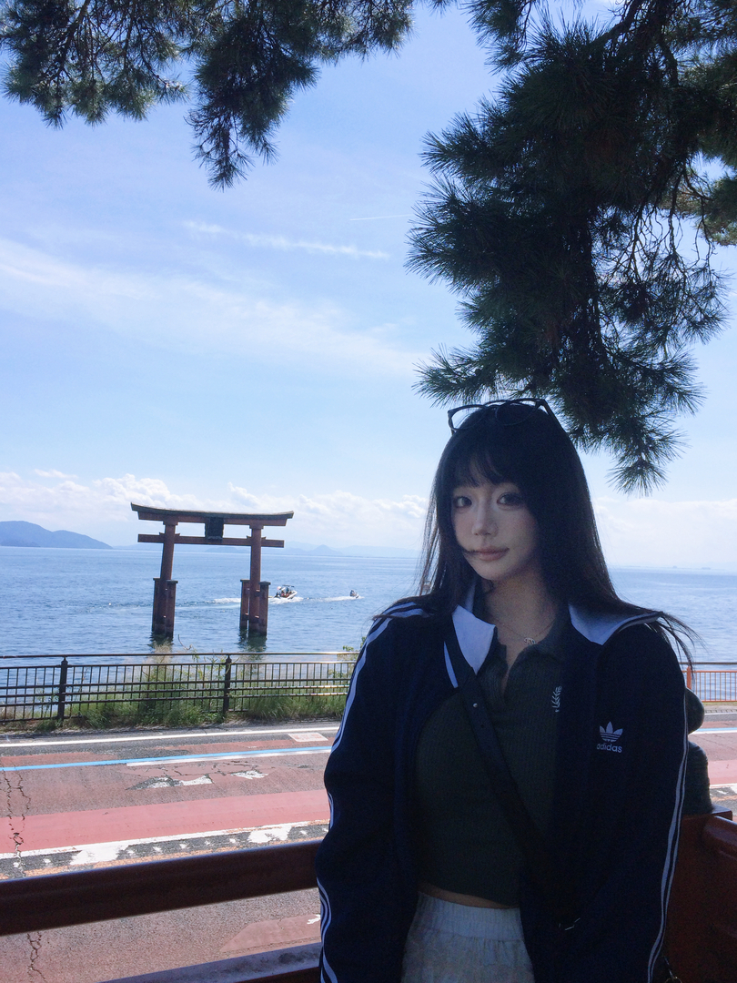 Thumb 2d6b09f9 b070 484a a9aa 1884058ac71c