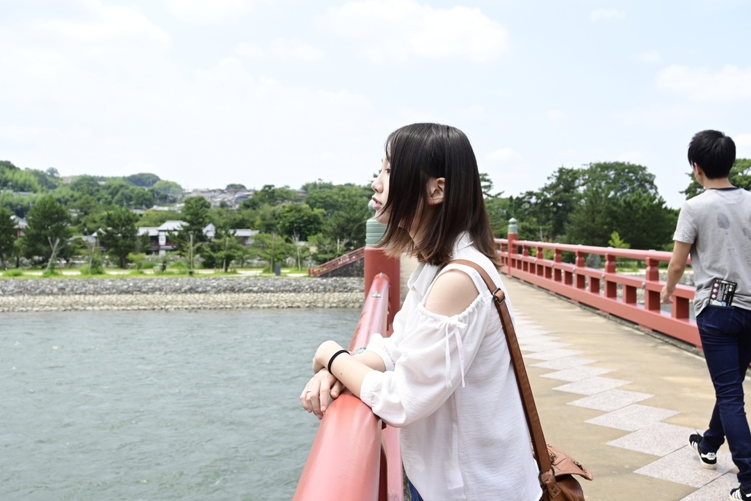 Thumb 9cb5a9a4 ea22 4992 9ac2 b864fe5b5f00