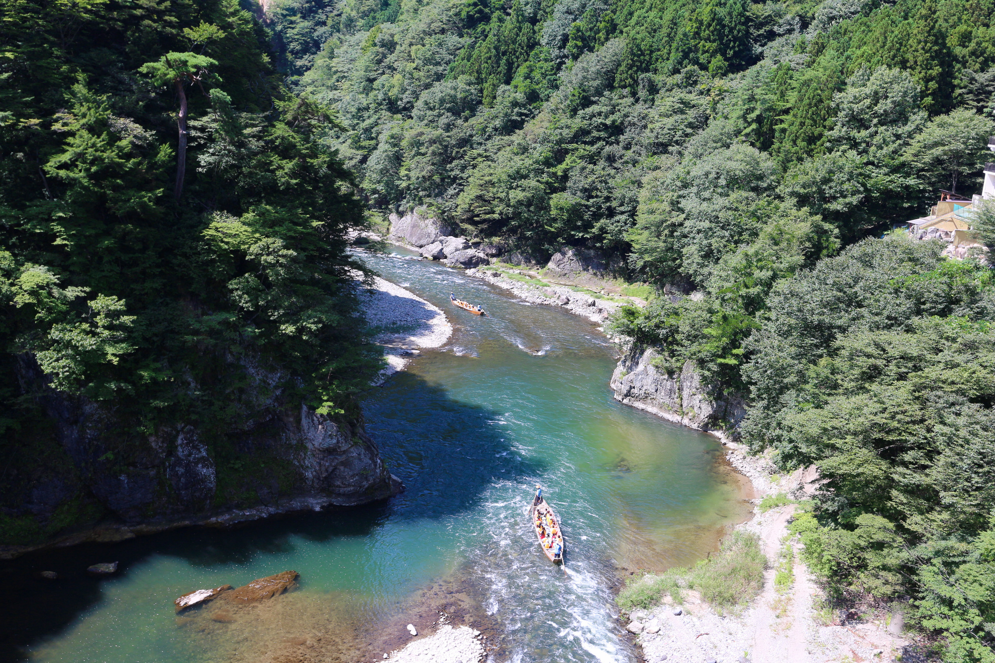 鬼怒川ライン下りの魅力を紹介 極上の渓谷美を堪能する るるぶkids