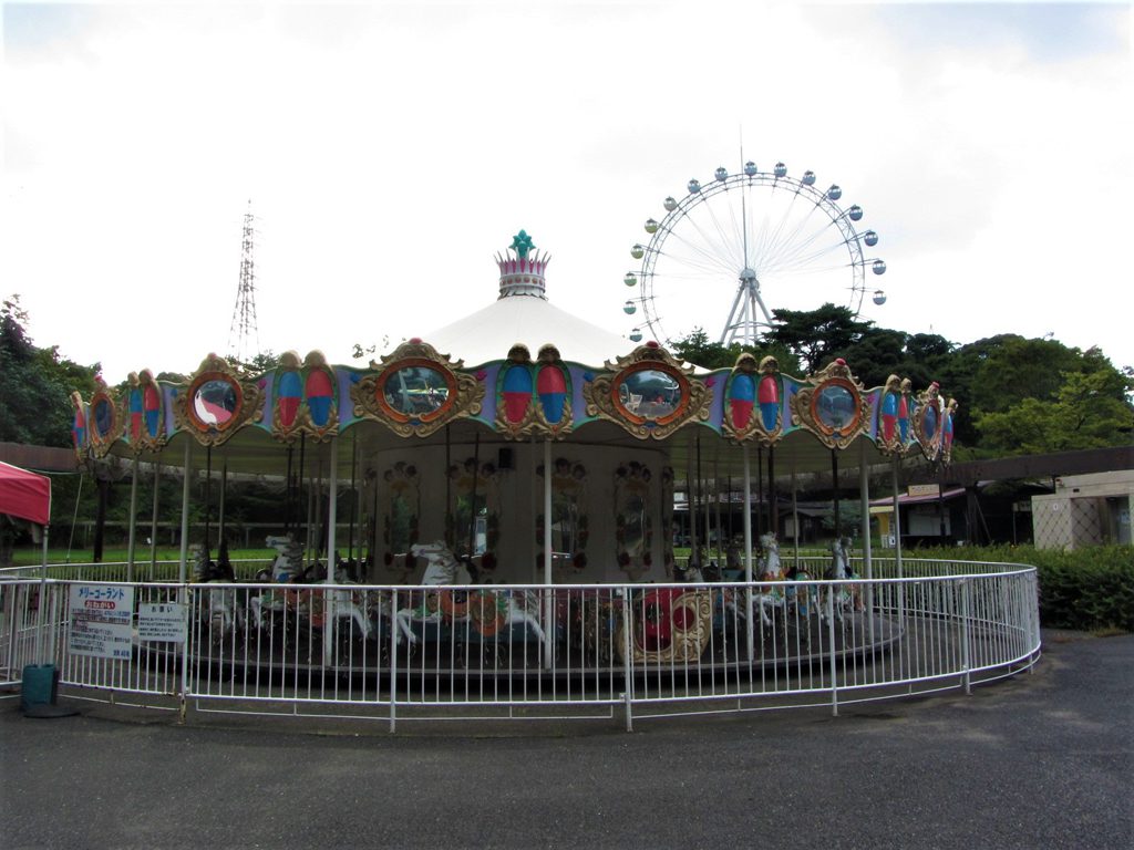 「園地ゾーン」のメリーゴーランド/到津の森公園(福岡県北九州市)