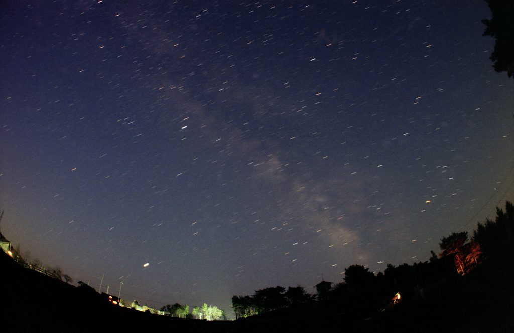 観望会の時期(4~11月)に外で見れる星空/旭高原元気村(愛知県/豊田市)