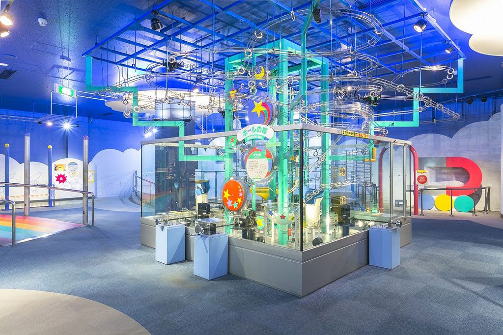 第2展示場のボールの旅/5-Daysこども文化科学館(広島県/広島市)