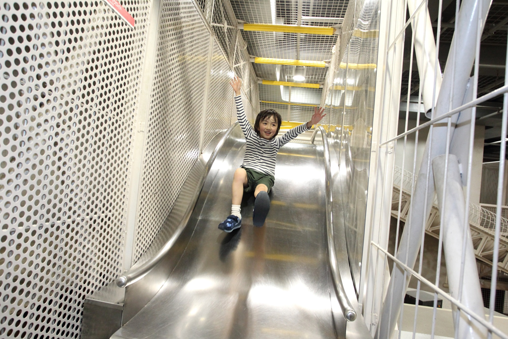 フロアいっぱいに広がったアスレチックジム/はまぎん こども宇宙科学館(神奈川県/横浜市)