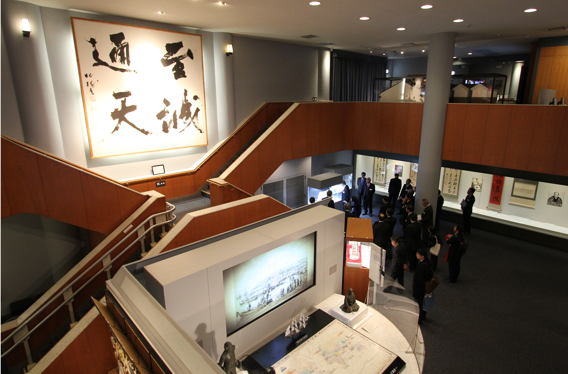 ホールでのプロローグ映像/幕末維新ミュージアム 霊山歴史館(京都府/京都市)