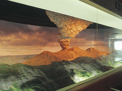 カルデラ形成の動くジオラマ/阿蘇火山博物館(熊本県)