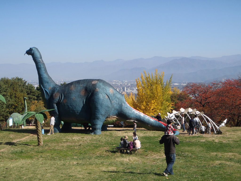 アパトサウルスの復元模型/長野市茶臼山恐竜園・自然植物園(長野県/長野市)