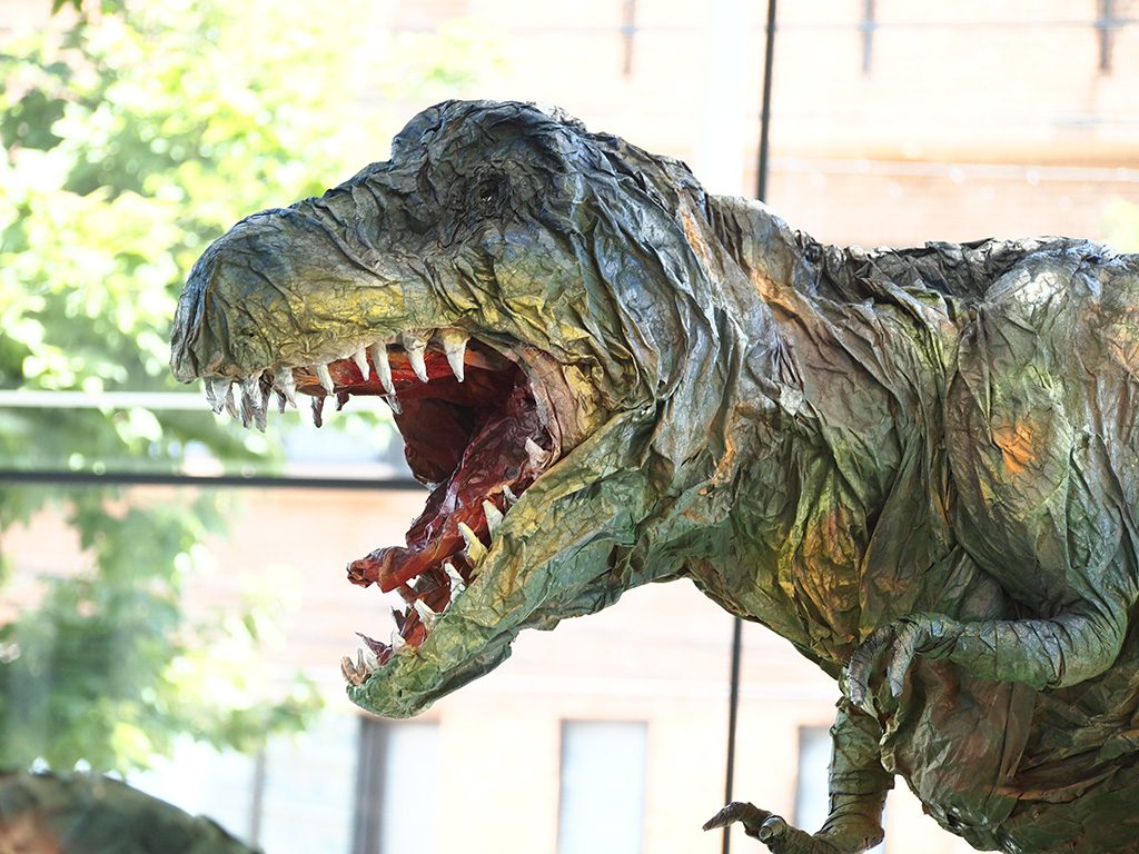 ティラノサウルスほか紙で作った恐竜たちの展示/東急ハンズ広島店(広島県)
