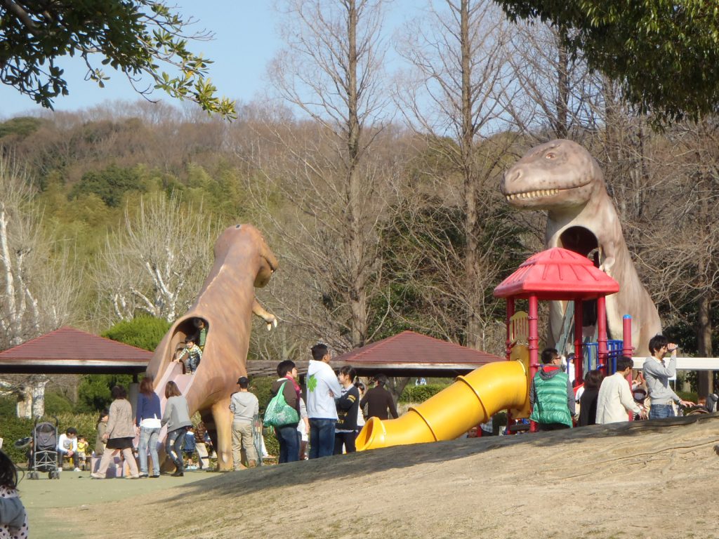 ティラノサウルスのすべり台/県営 大高緑地(恐竜広場)(愛知県/名古屋市)
