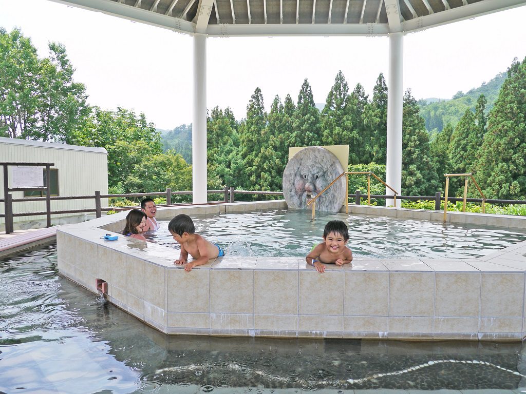 家族で水着のまま楽しめる温泉「テルマエ」/上越国際プレイランド(新潟県/南魚沼市)