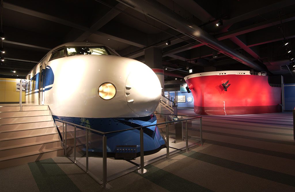 0系新幹線・先頭車両の実物を展示/カワサキワールド(兵庫県/神戸市)