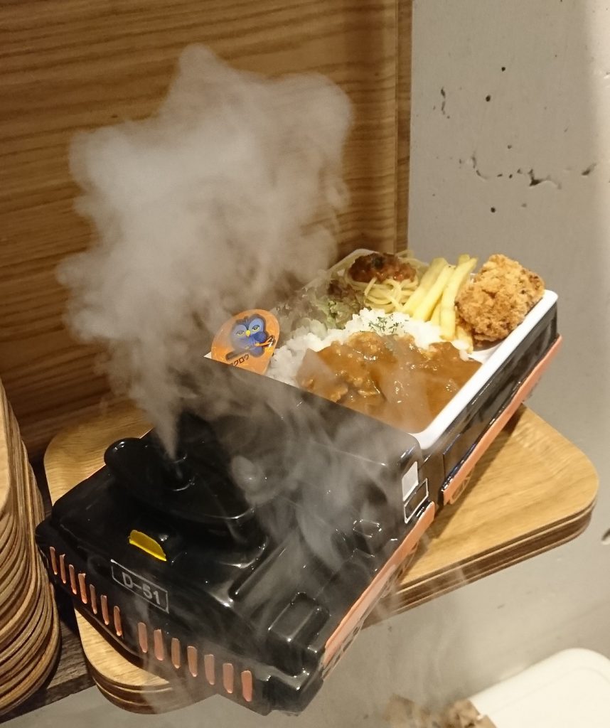 お誕生日限定キッズプレート/プラレールが走るカフェ 子鉄(東京都/荒川区)