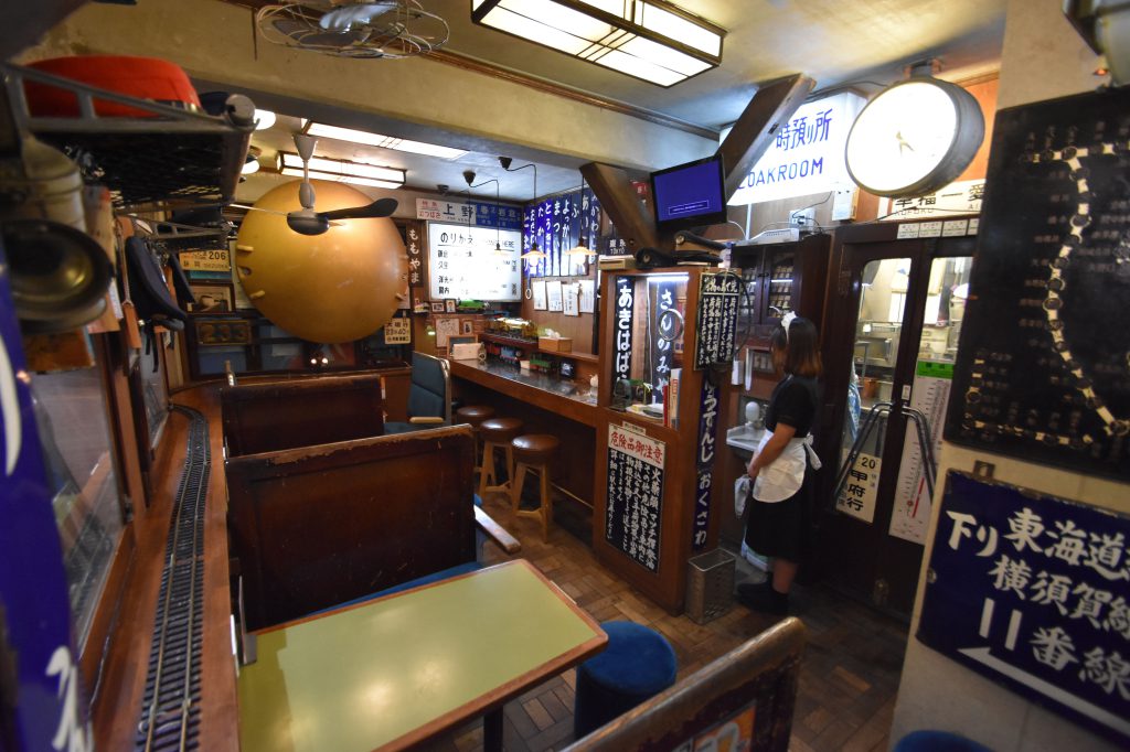 カレーステーション ナイアガラの店内(東京都/目黒区)