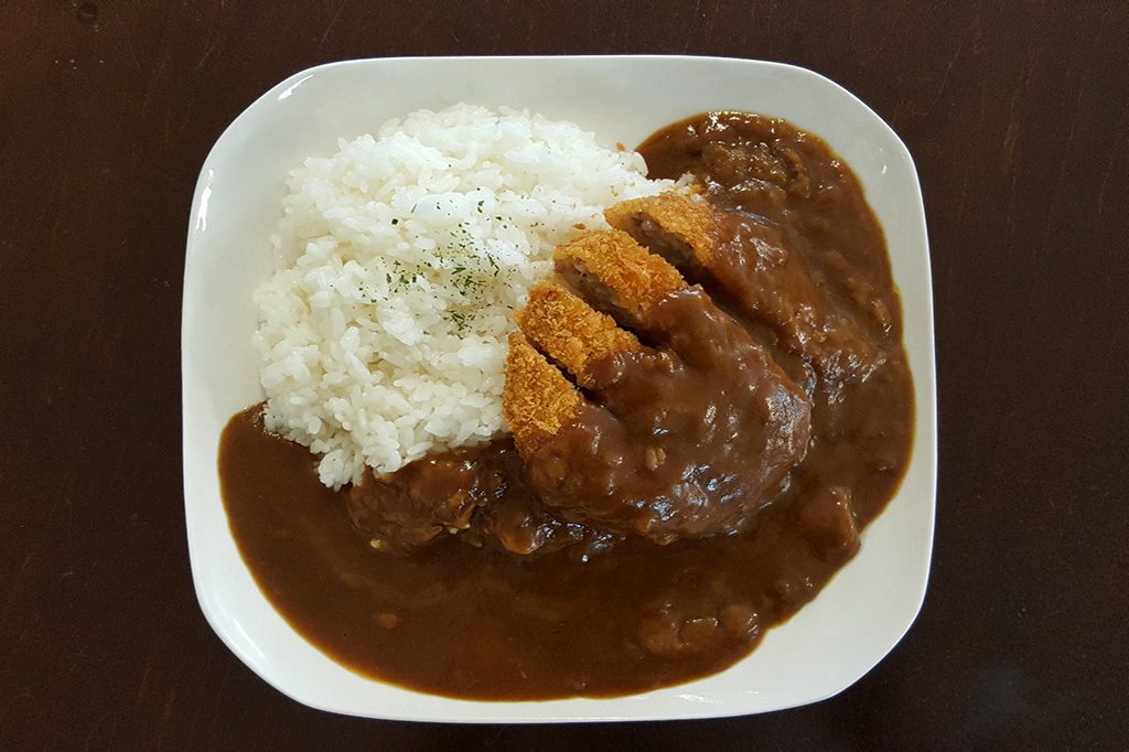 人気のメンチカツカレー/鉄道カフェはるか(岐阜県/岐阜市)
