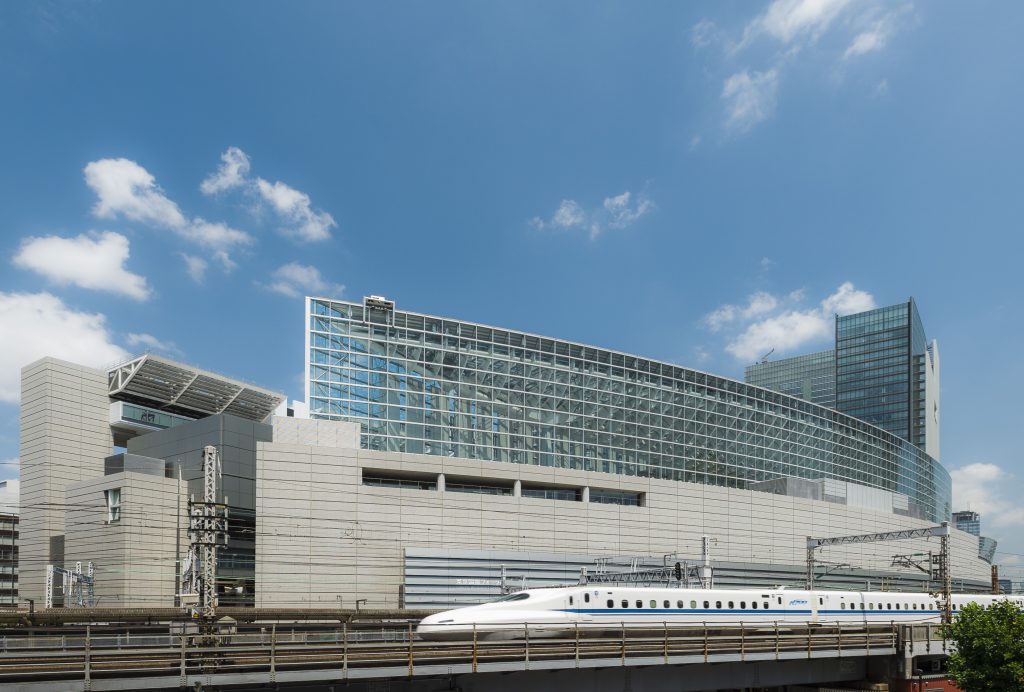 東京国際フォーラム ラウンジの南東側外観(東京都/千代田区)