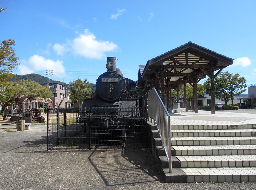 小松市駅開業当時の駅舎やSLの展示/小松島ステーションパーク(徳島県)