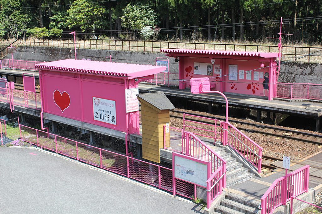 駅舎の様子/ピンクの恋山形駅(鳥取県/八頭郡智頭町)