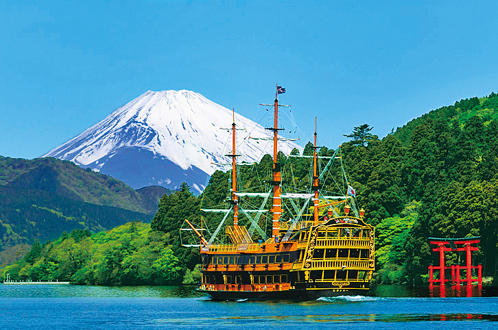 豪華絢爛、海賊気分でクルージング/神奈川県・箱根海賊船(神奈川県/箱根町)