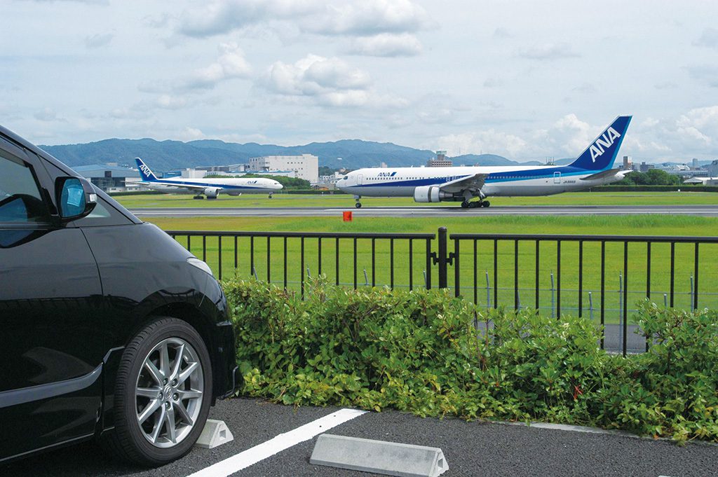 離着陸する飛行機を間近に眺められる/伊丹スカイパーク(兵庫県/伊丹市)