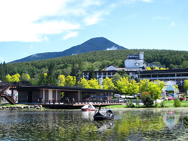 スワンボートで遊べる白樺湖が目の前/池の平ホテル(長野県/立科町)