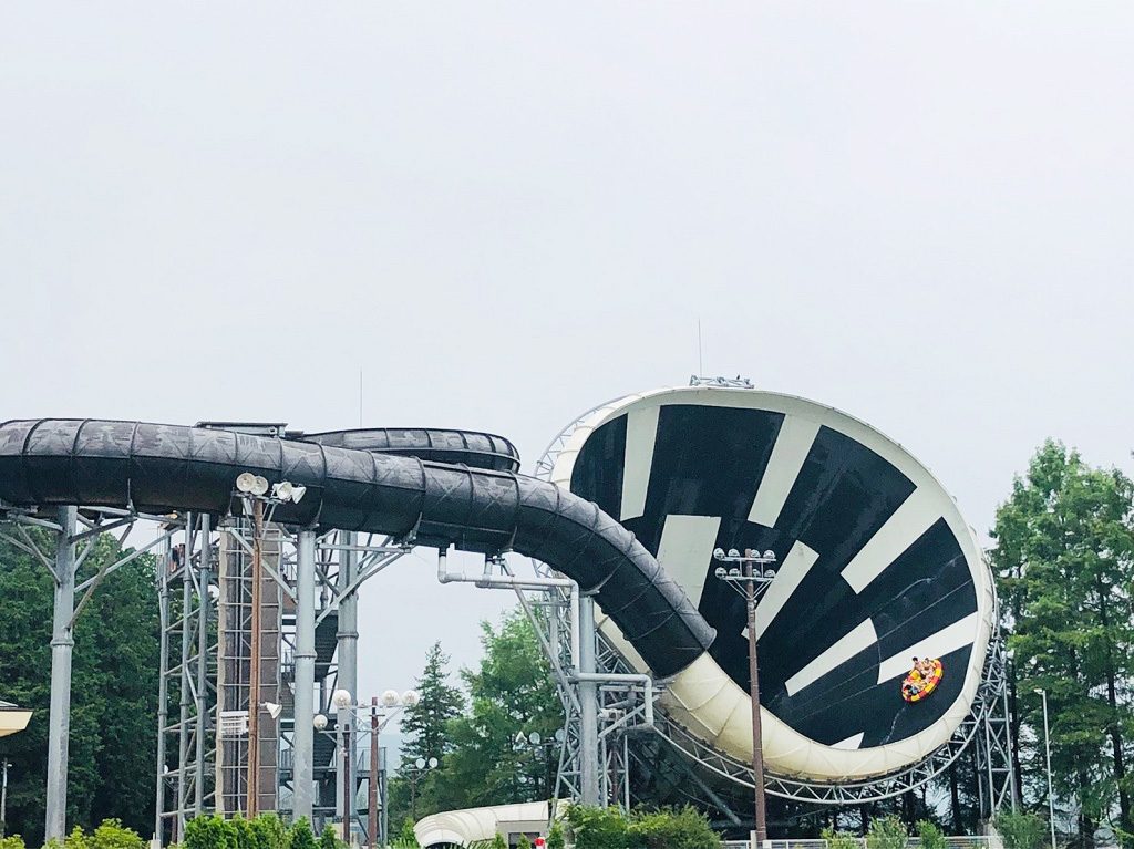 ウォータースライダーの「デカスラ」/東京サマーランド(東京都/あきる野市)