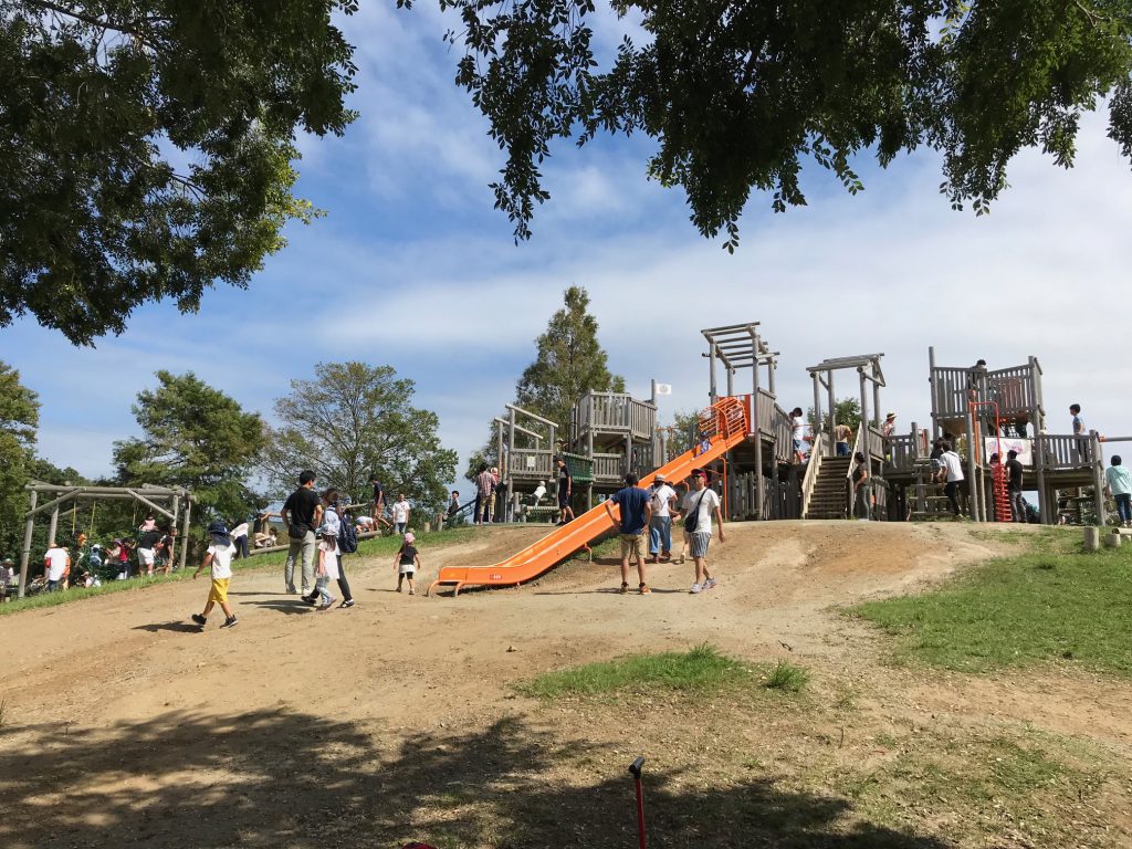 すべり台付きの大型遊具など/みさと公園(埼玉県/三郷市)