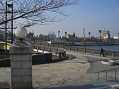 公園橋は台東区と墨田区を結ぶ/隅田公園(東京都/台東区)