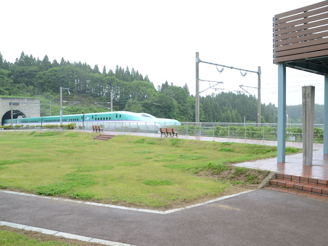 新幹線が見える展望台/青函トンネル入口広場(東津軽郡今別町)