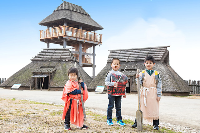 弥生人の衣装を着て記念撮影/吉野ヶ里歴史公園(佐賀県/吉野ヶ里町)