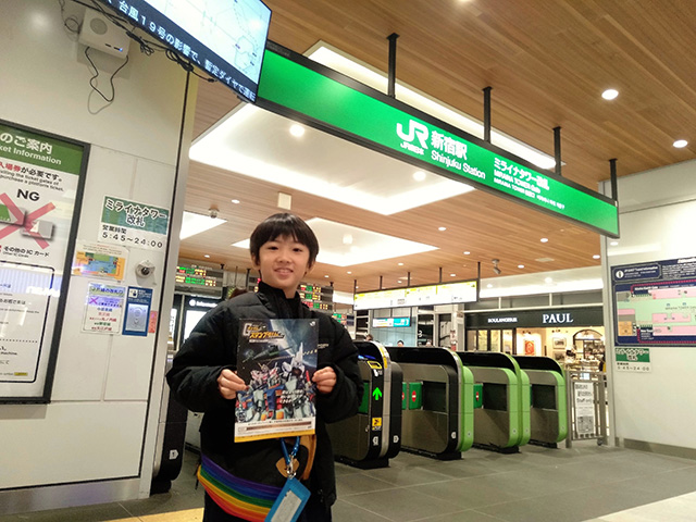 スタンプラリーに挑戦する子ども/JR東日本 機動戦士ガンダムスタンプラリー(東京都)