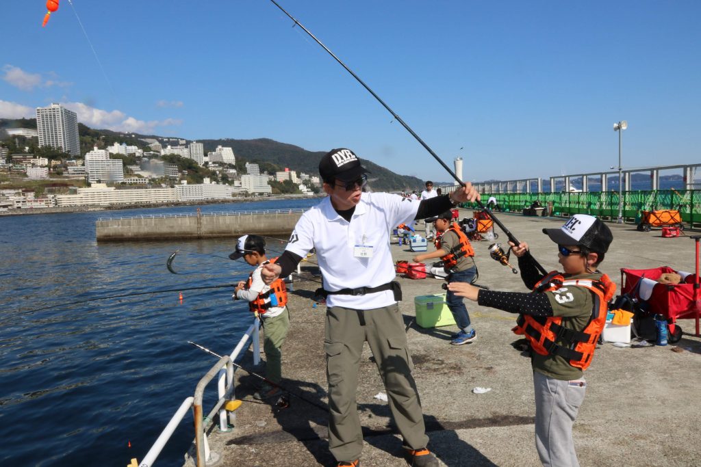 釣り教室での様子/熱海港海釣り施設(静岡県熱海市)