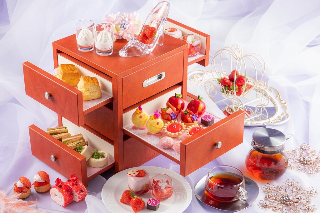 「ストロベリーデザートビュッフェ ~プリンセス舞踏会へようこそ~」/ヒルトン大阪(大阪府/大阪市)