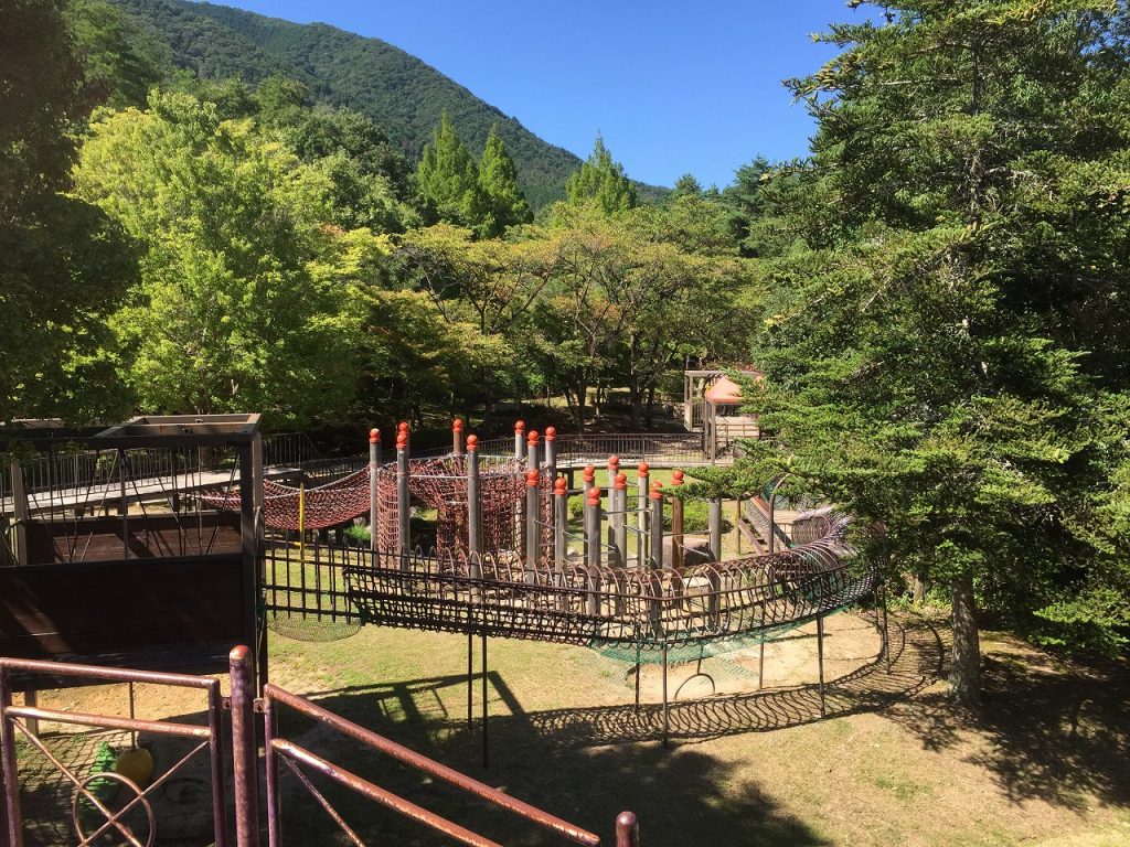 回廊式コンビネーション遊具/多可町余暇村公園(兵庫県多可町)