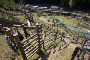 奈良県のアスレチック9選！本格コースから公園の大型遊具まで。キャンプもおすすめ