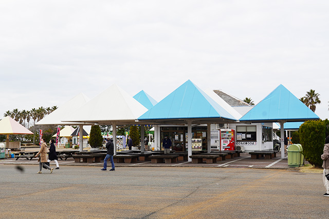 タテホわくわくランド、サービスセンター前の屋根付きスペース/赤穂海浜公園(兵庫県/赤穂市)