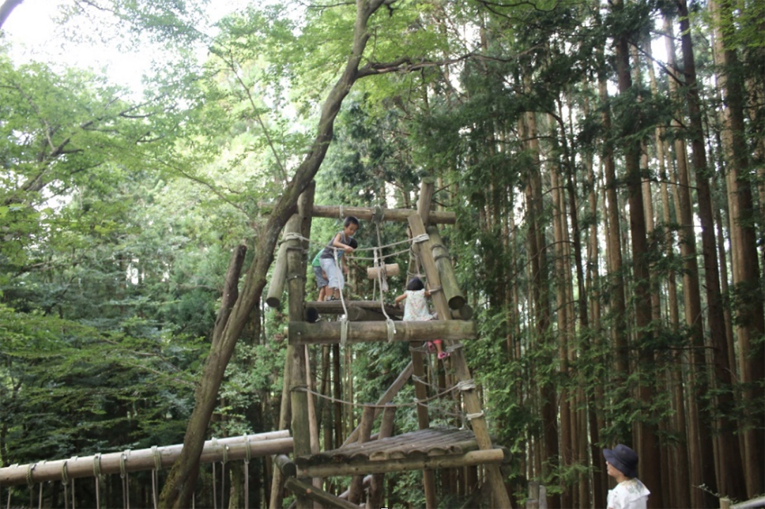 フィールドアスレチック「冒険とりで」/国立曽爾青少年自然の家(奈良県曽爾村)