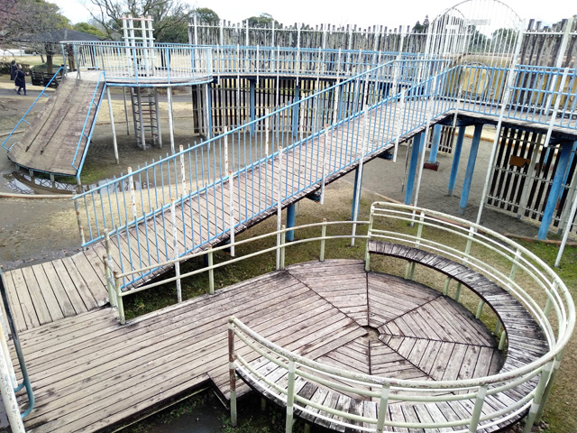 円形立体迷路のような大型遊具/久峰総合公園(宮崎県/宮崎市)