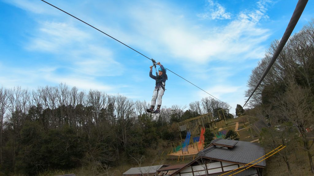 絶景が目に飛び込む「メガジップ(TM)」 /PANZAぎふ清流里山公園(岐阜県美濃加茂市)
