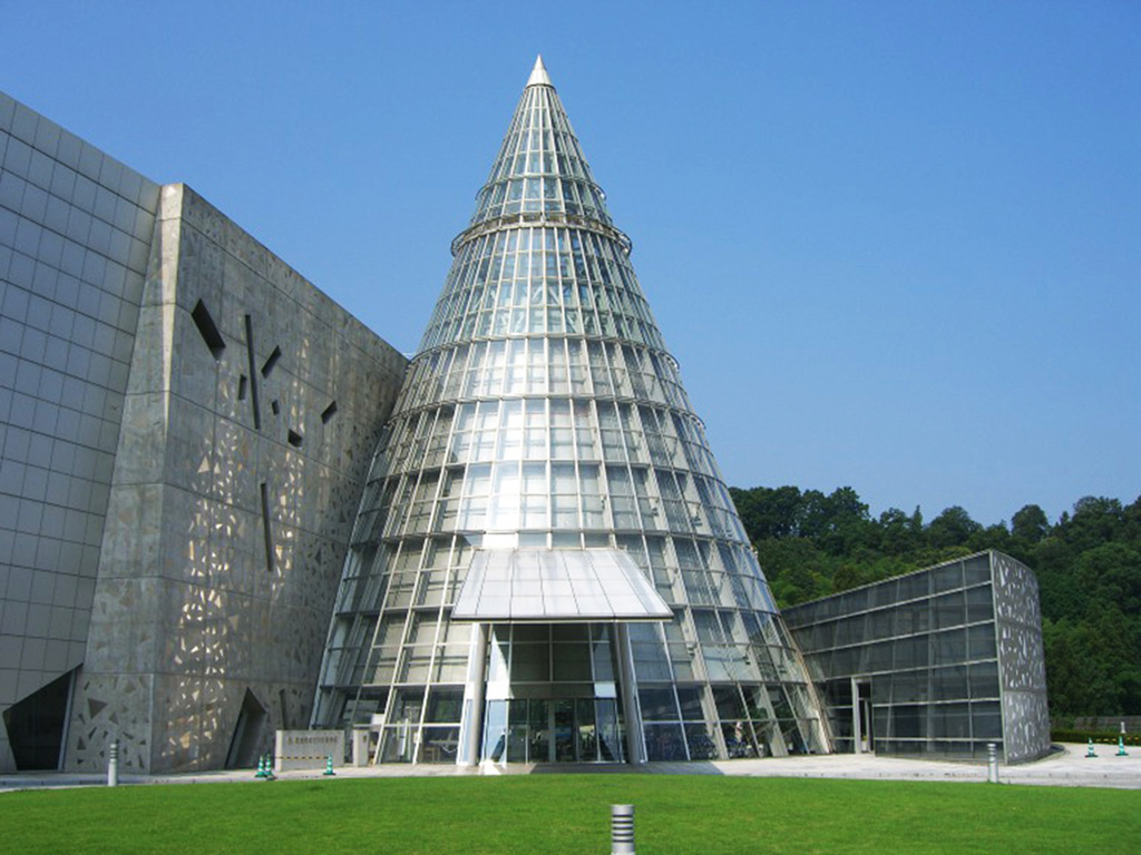 愛媛県総合科学博物館(愛媛県/新居浜市)の外観