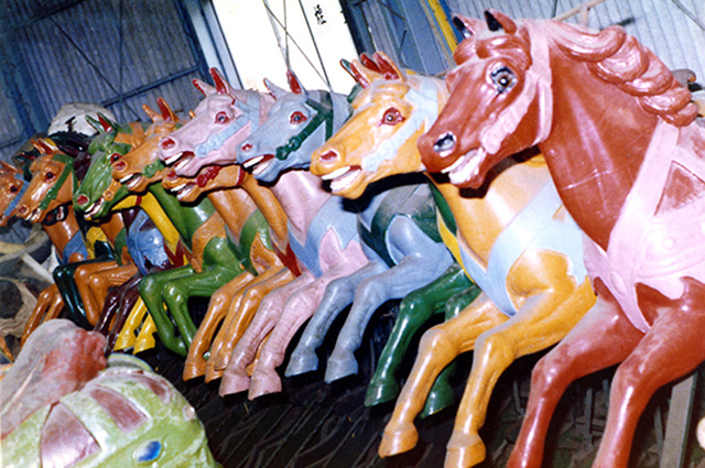 解体された回転木馬の木馬たち/としまえん(東京都/練馬区)